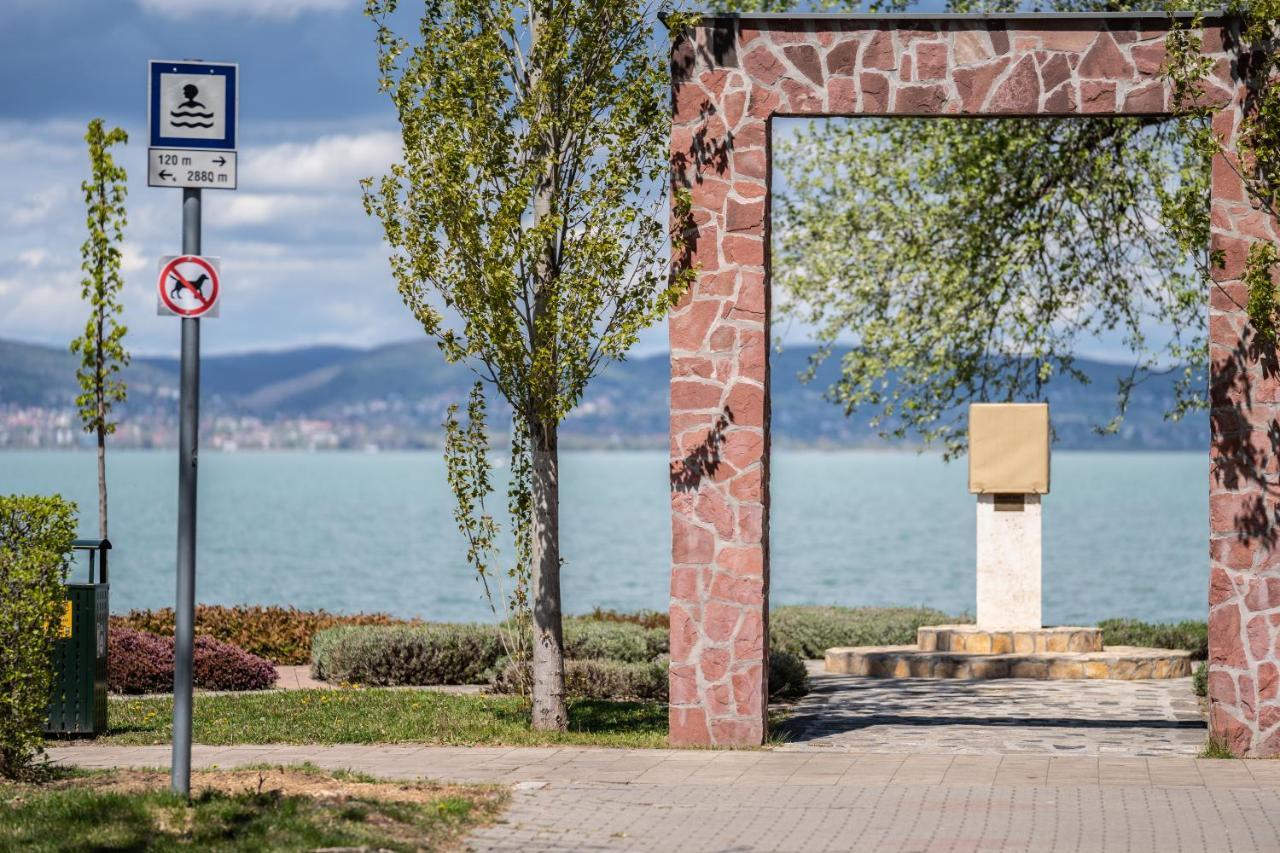 Pelso Apartman Zamárdi Buitenkant foto